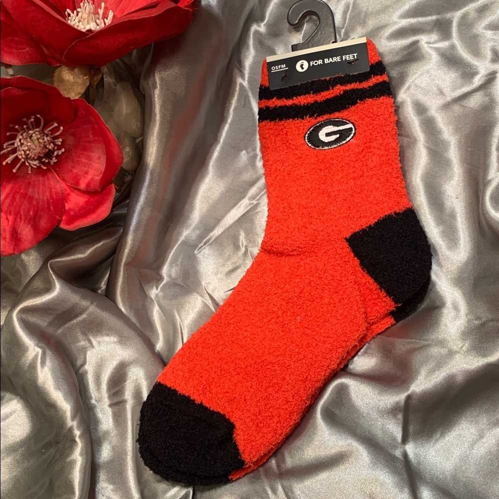 🌹For Bare Feet • Official University Georgia Unisex Red & Black Cozy Socks NWT